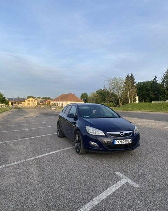 Opel Astra cena 18700 przebieg: 228175, rok produkcji 2011 z Tuchola małe 172